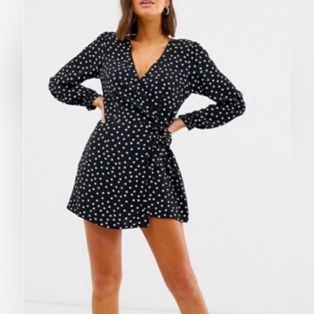 Abercrombie & Fitch Wrap-Style V-Neck Polka Dot‎ Romper - S